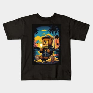 teddy bear eating cheeseburger Kids T-Shirt